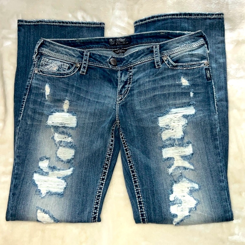 NWT SILVER JEANS👖 DISTRESSED RIPPED BOOTCUT TUESDAY JEANS Women’s 14 W34 L33 - Picture 4 of 15